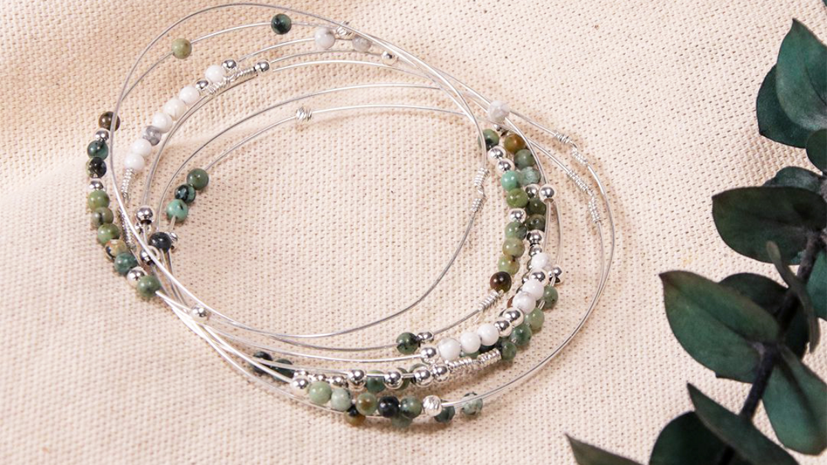 Schéma Bracelet semainier en argent 925 avec des pierres Howlite et Turquoise africaine Schéma Bracelet semainier en argent 925 avec des pierres Howlite et Turquoise africaine