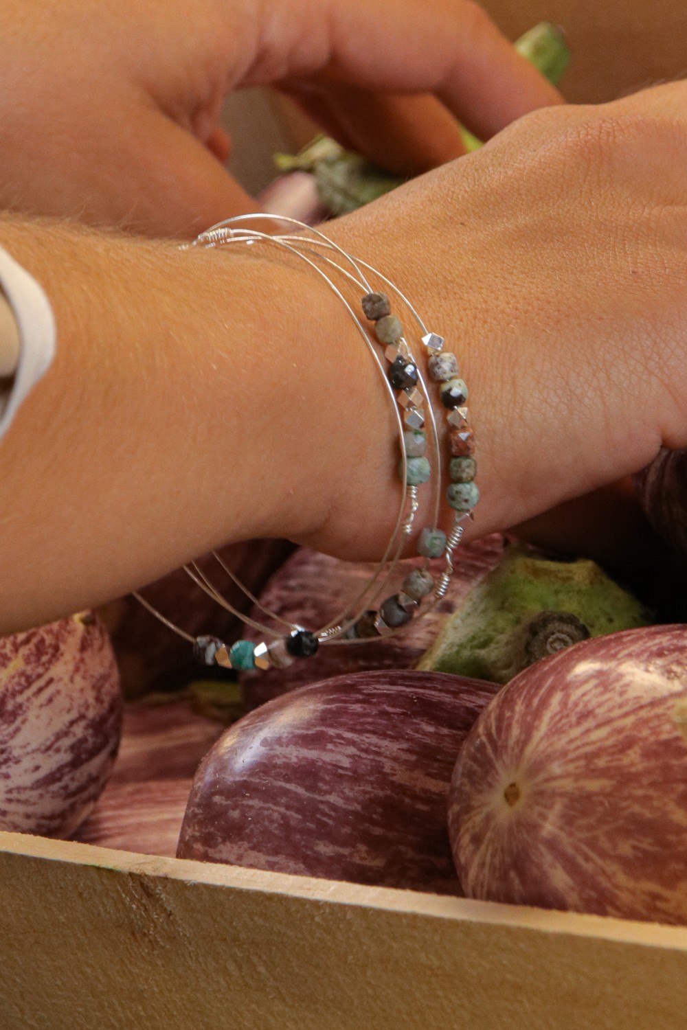 Schéma Bracelet semainier en argent 925 avec des pierres Howlite et Turquoise africaine Schéma Bracelet semainier en argent 925 avec des pierres Howlite et Turquoise africaine