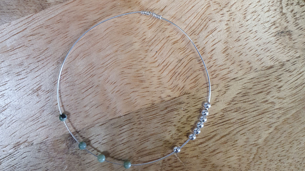 Bracelet semainier en argent 925 avec des pierres Howlite et Turquoise africaine : Etape 5 Bracelet semainier en argent 925 avec des pierres Howlite et Turquoise africaine : Etape 5