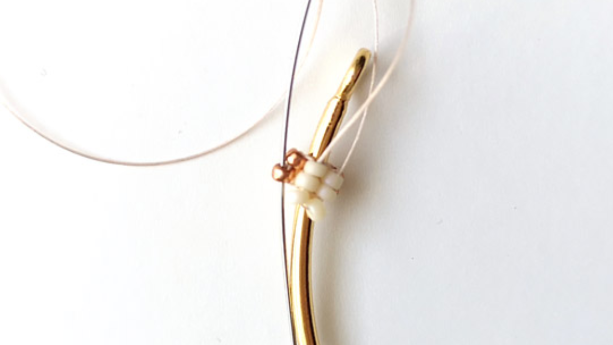 Bracelet jonc en tissage twisted herringbone tubulaire avec rocailles Miyuki 15/0 : Etape 7