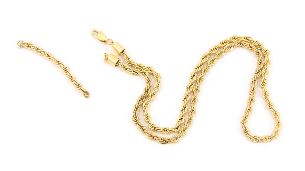 DIY Stacking de colliers dorés maxi chaînes et ras de cou en perles d'eau douce : Etape 3 DIY Stacking de colliers dorés maxi chaînes et ras de cou en perles d'eau douce : Etape 3