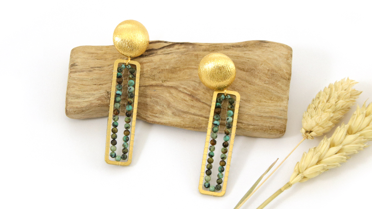 Schéma Boucles d'oreilles rectangle allongé et perles turquoise africaine