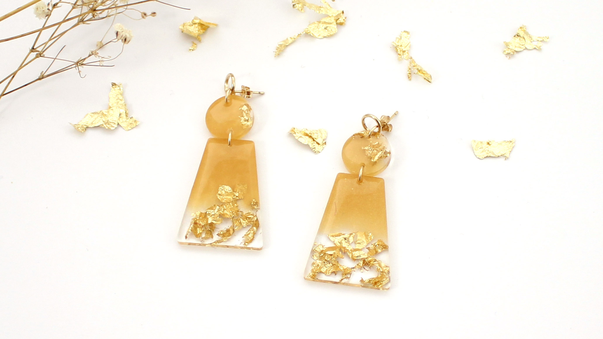 Schéma Boucles d'oreilles en résine avec des feuilles d'or