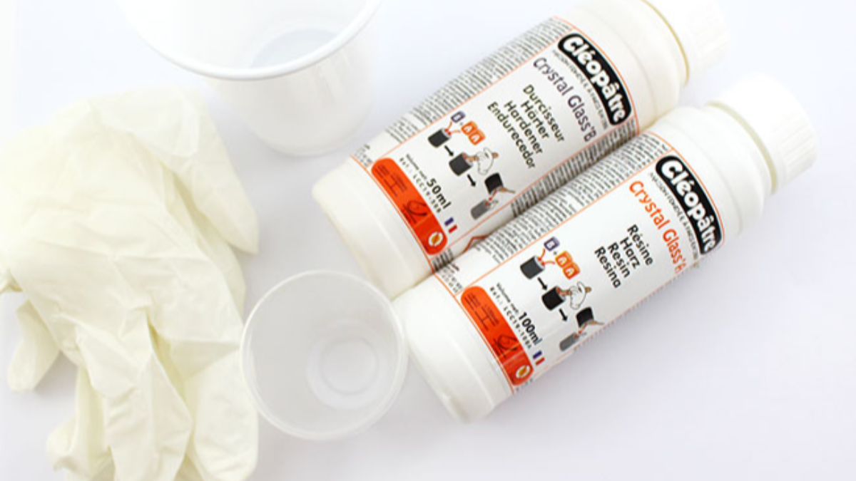 Boucles d'oreilles en résine avec des feuilles d'or : Etape 1