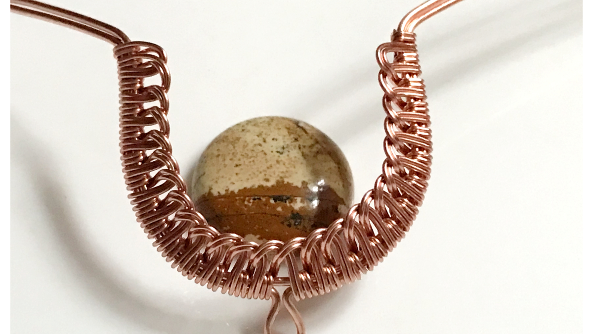 Pendentif serti wire wrapping avec cabochon pierre gemme et fil de cuivre : Etape 28