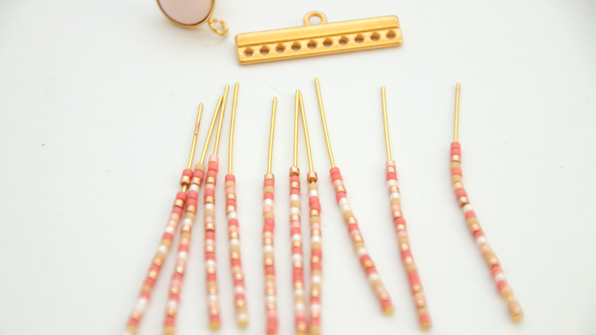 Boucles d'oreilles à franges Pastel en perles Miyuki Délicas 11/0 : Etape 3