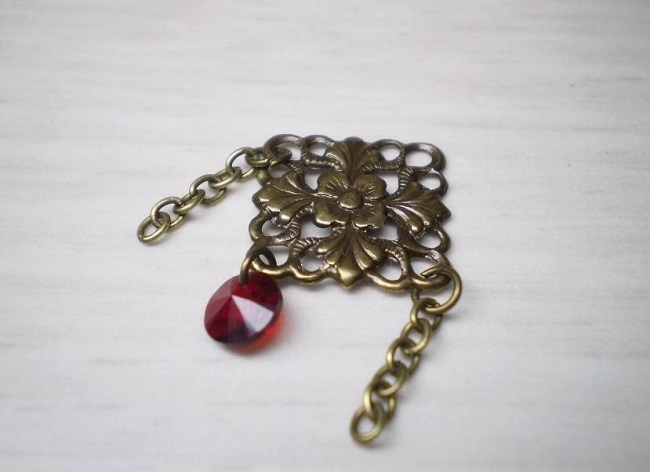 Boucles d'oreilles Bollywood avec gouttes siam PureCrystal : Etape 2