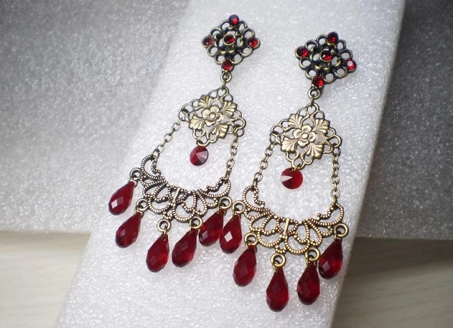 Boucles d'oreilles Bollywood avec gouttes siam PureCrystal : Etape 5