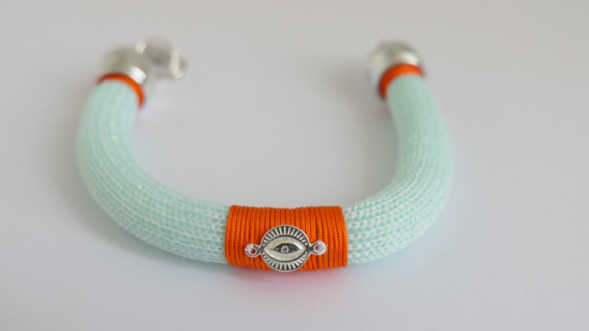 DIY Bracelet tendance Jaipur avec cordon et perles en verre par Caticoud : Etape 4