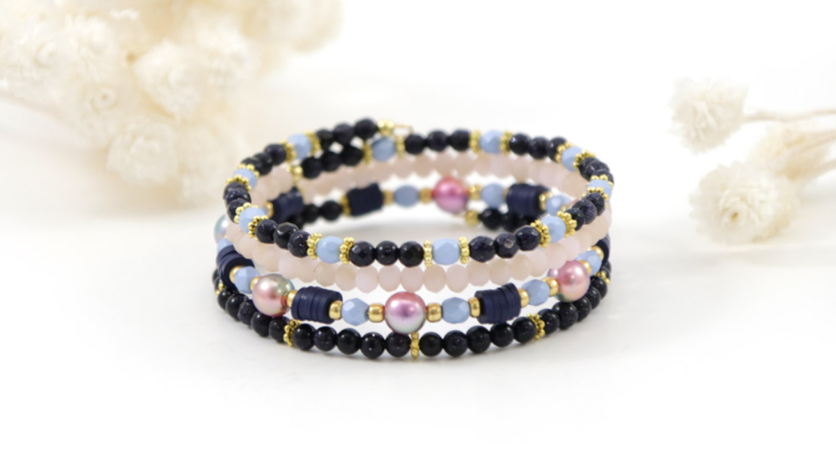 Bracelet 4 tours avec fil mémoire perles Miyuki Ciel Heishi et perles à facettes