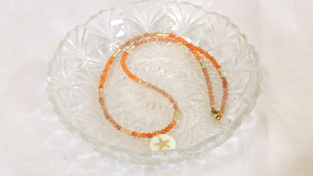 DIY Collier en Agate teintée et pendentif en nacre : Etape 2 DIY Collier en Agate teintée et pendentif en nacre : Etape 2