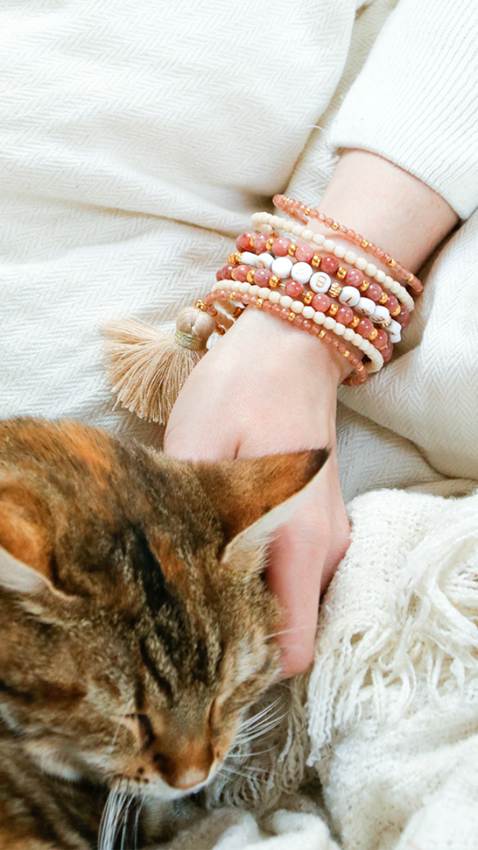 Schéma Manchette à message fil mémoire pierres gemmes et pompons