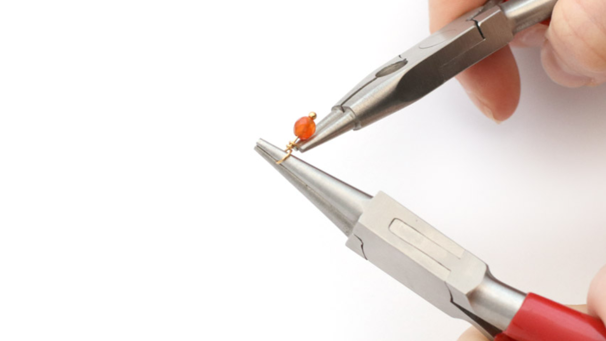 Bracelet Jonc semainier diamanté doré à l'or fin breloques alphabet : Etape 3