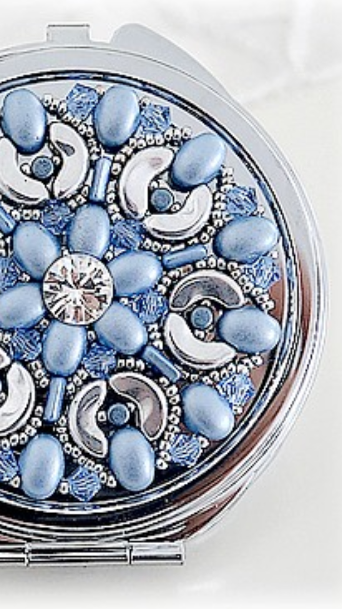 Schéma Miroir de poche Garance en perles en verres Light Blue par Puca