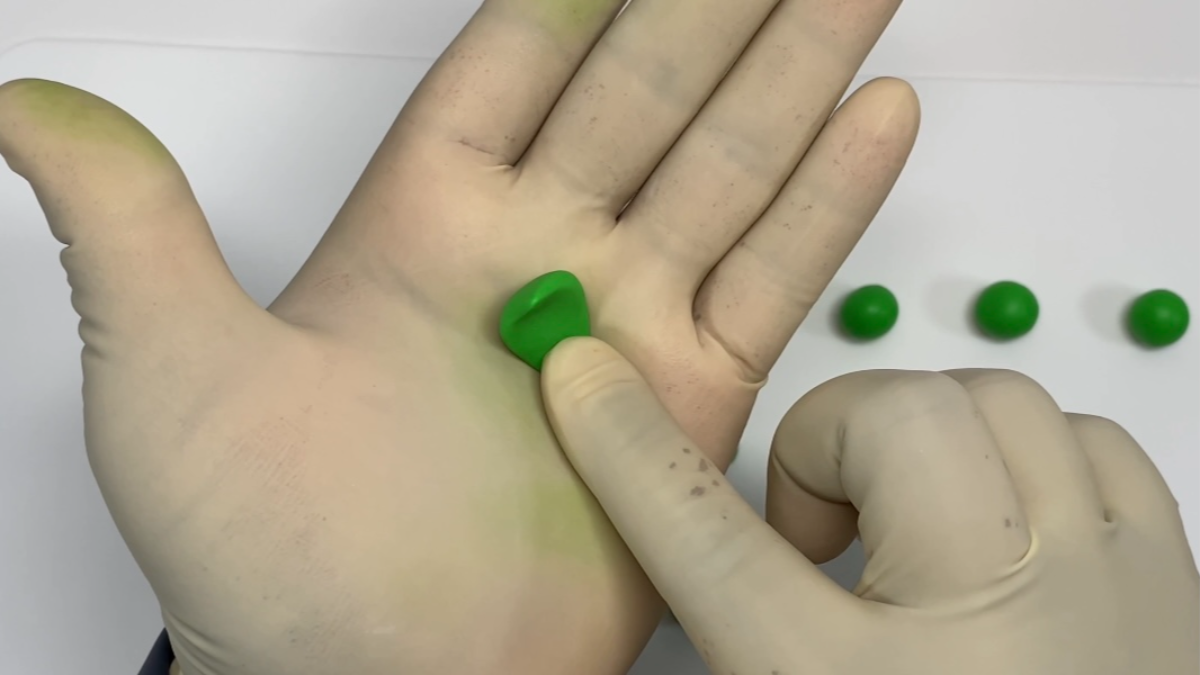 3 idées DIY pour recycler vos bocaux avec de la pâte polymère : Etape 6