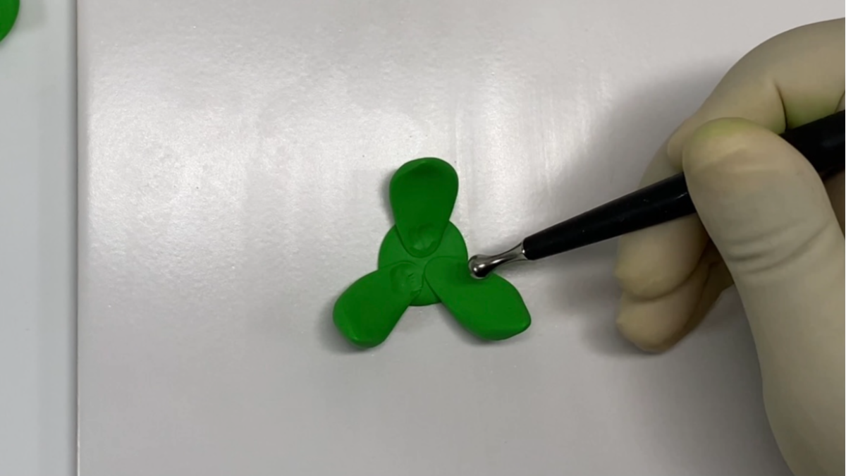 3 idées DIY pour recycler vos bocaux avec de la pâte polymère : Etape 10