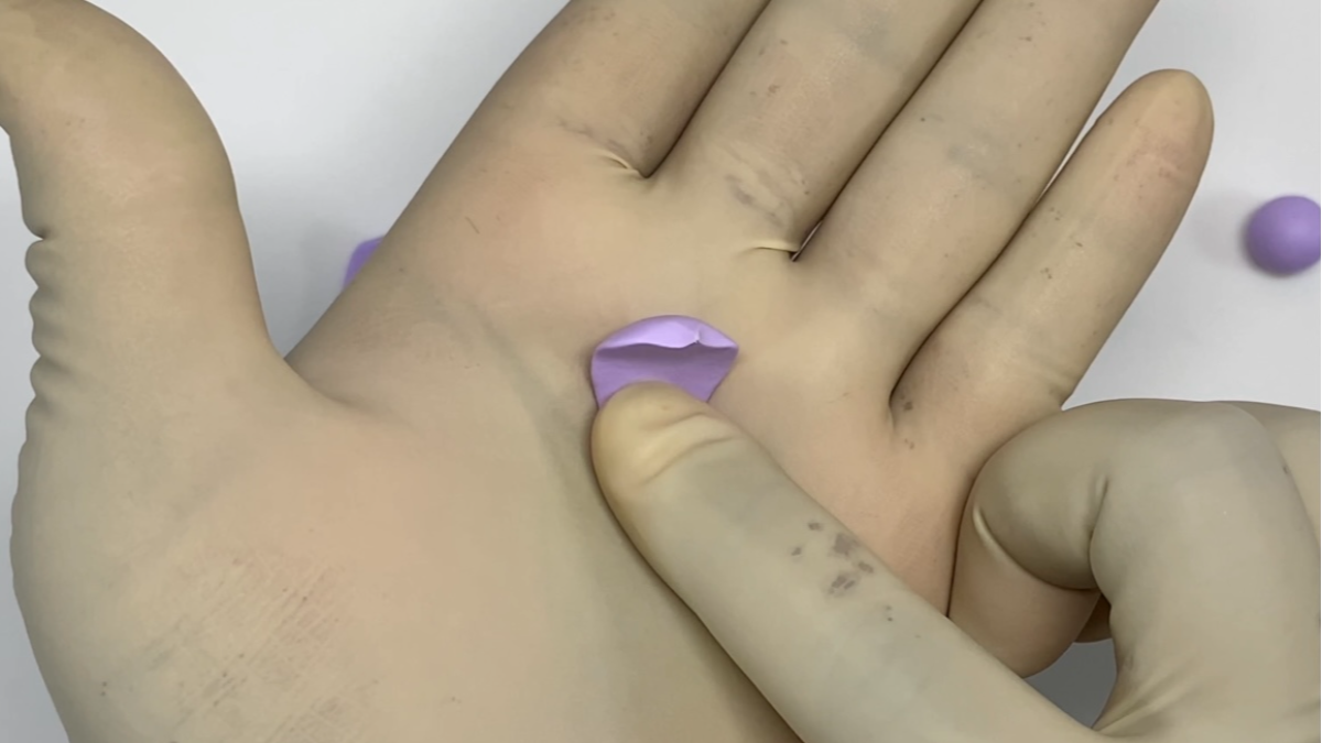 3 idées DIY pour recycler vos bocaux avec de la pâte polymère : Etape 17