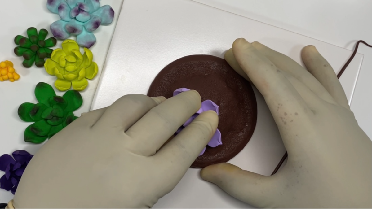 3 idées DIY pour recycler vos bocaux avec de la pâte polymère : Etape 34