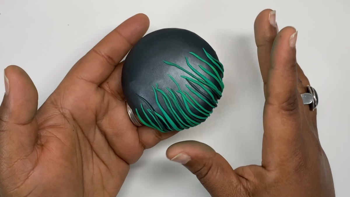 3 idées DIY pour recycler vos bocaux avec de la pâte polymère : Etape 45