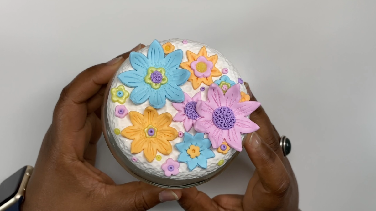 3 idées DIY pour recycler vos bocaux avec de la pâte polymère : Etape 55