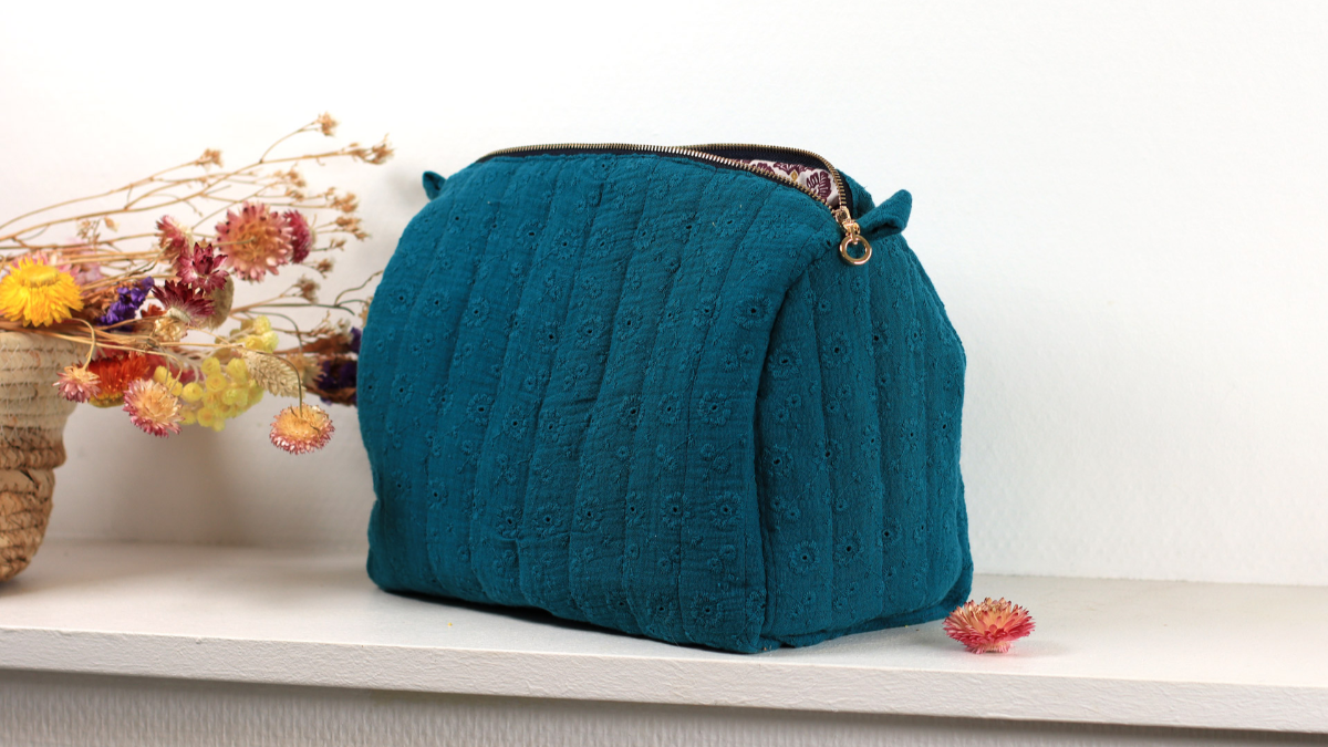 Chaussons Bebe Au Tricot Facile Pour Debutant Cadeau De Naissance Fait Main Perles Co