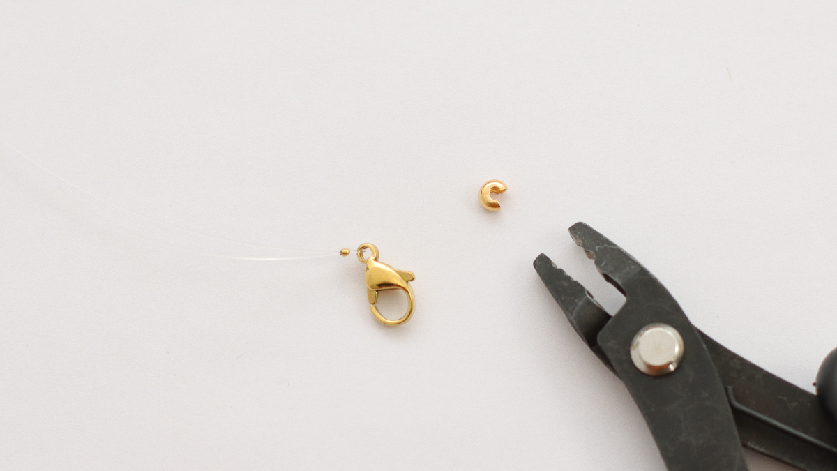 DIY Collier en perles Oeil de Tigre et breloque scarabée : Etape 1 DIY Collier en perles Oeil de Tigre et breloque scarabée : Etape 1