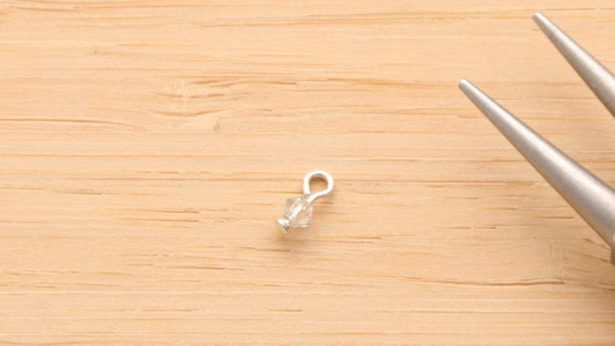 Bracelet Multirangs en rocailles breloques lunes et étoiles : Etape 7 Bracelet Multirangs en rocailles breloques lunes et étoiles : Etape 7