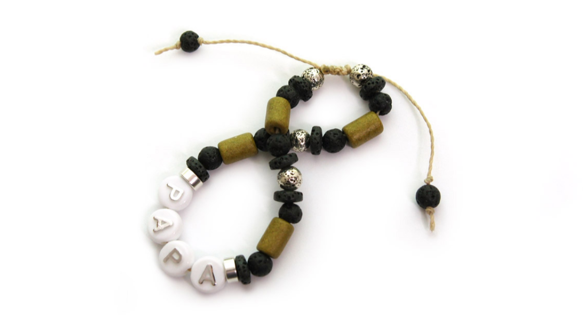 Bracelet perles alphabet PAPA pour la fête des pères noeud ajustable : Etape 6 Bracelet perles alphabet PAPA pour la fête des pères noeud ajustable : Etape 6