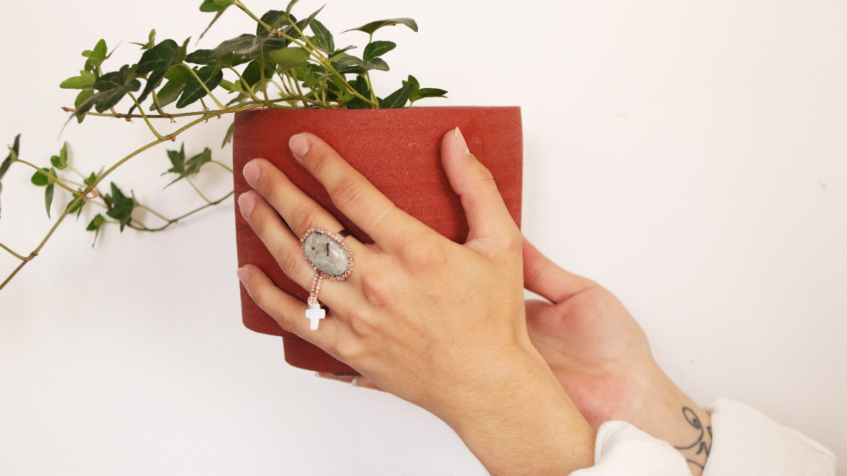 DIY Bague cabochon scarabée en pierre gemme Labradorite et Miyuki DIY Bague cabochon scarabée en pierre gemme Labradorite et Miyuki