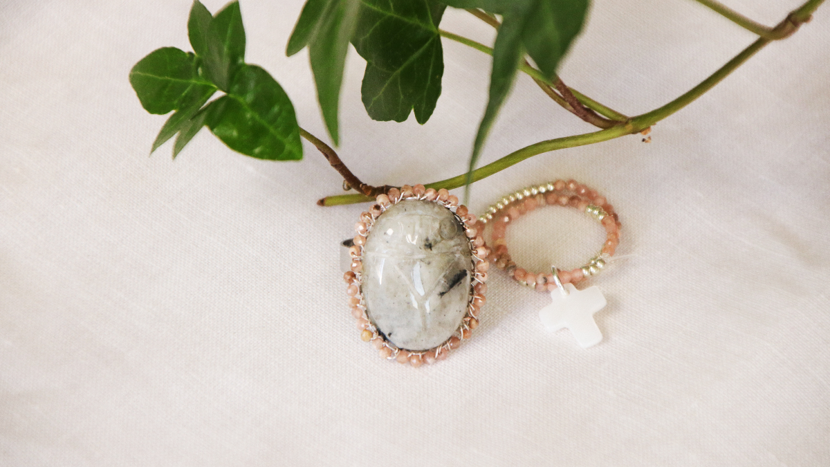 Schéma DIY Bague cabochon scarabée en pierre gemme Labradorite et Miyuki