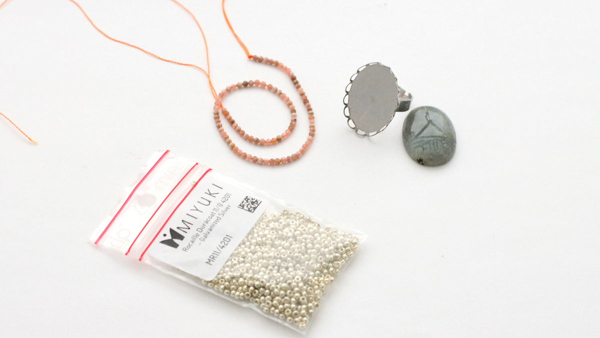 DIY Bague cabochon scarabée en pierre gemme Labradorite et Miyuki : Etape 1