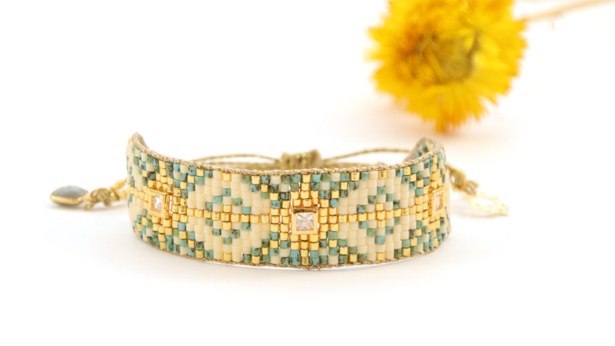 Schéma Grille de tissage Bracelet Miyuki Delicas 10 sur métier à tisser avec incrustation de strass