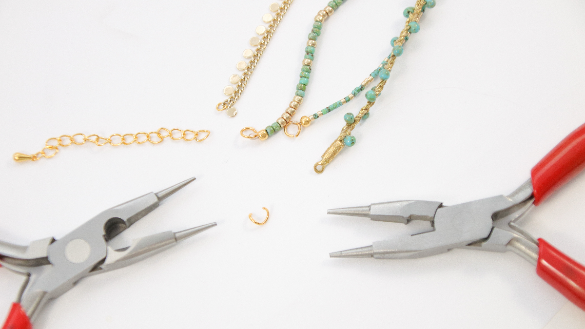 Bracelet Chevillère multirangs chaîne fantaisie et perles Miyuki : Etape 8 Bracelet Chevillère multirangs chaîne fantaisie et perles Miyuki : Etape 8