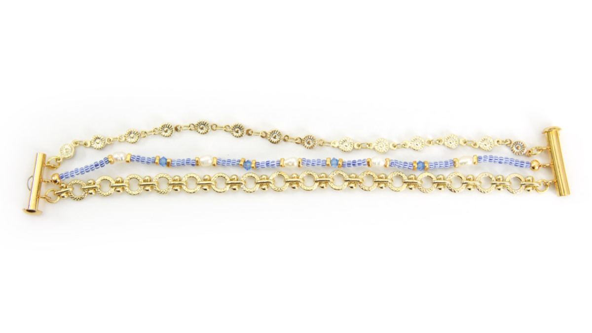 Tuto Collier Multirangs avec perles de rocailles rayées bleues et chaînes fantaisie : Etape 10 Tuto Collier Multirangs avec perles de rocailles rayées bleues et chaînes fantaisie : Etape 10