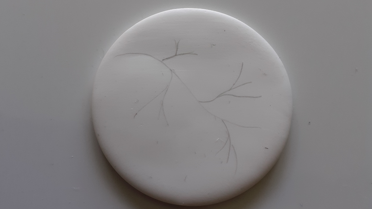 DIY Pendentif pâte polymère et motif fleurs technique dotting tool : Etape 3 DIY Pendentif pâte polymère et motif fleurs technique dotting tool : Etape 3