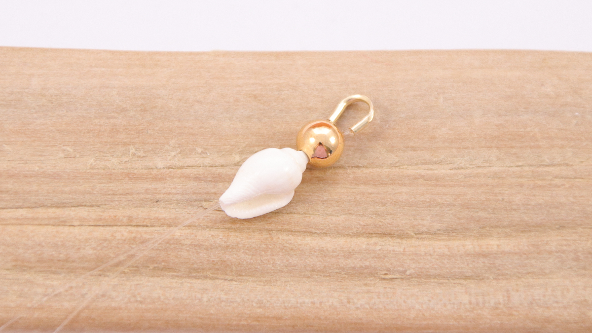 DIY Chaine de lunettes coquillage et perles en Aventurine : Etape 4 DIY Chaine de lunettes coquillage et perles en Aventurine : Etape 4