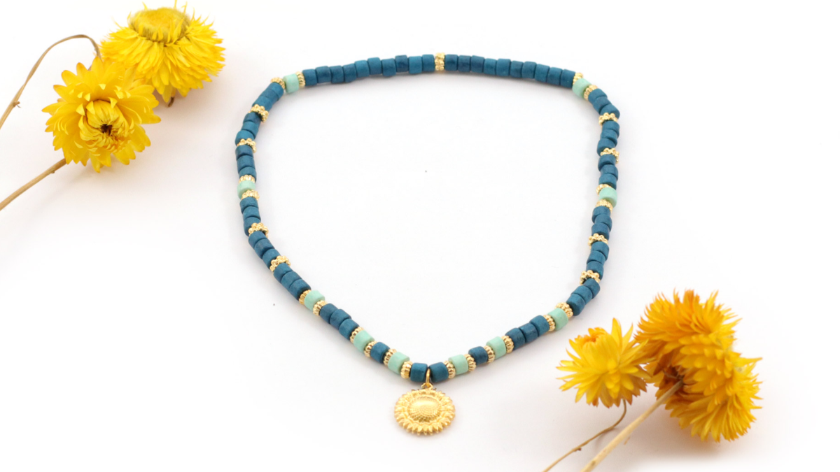 Schéma DIY collier élastique en perles heishi céramique turquoise