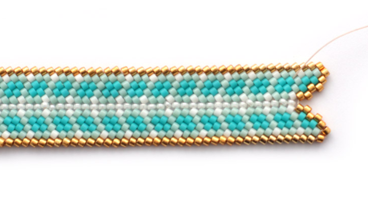 Bracelet Miyuki tissage Mississippi turquoise : Etape 10 Bracelet Miyuki tissage Mississippi turquoise : Etape 10