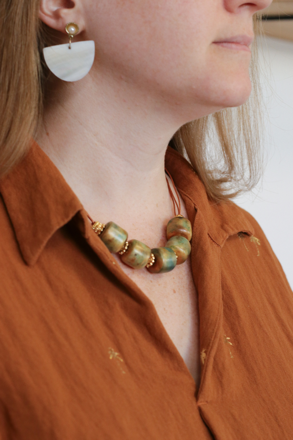 Schéma Collier grosses perles en pâte polymère imitation céramique