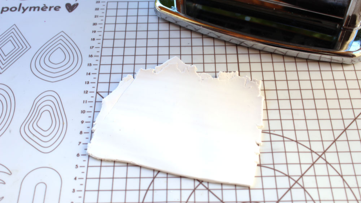 Collier grosses perles en pâte polymère imitation céramique : Etape 1