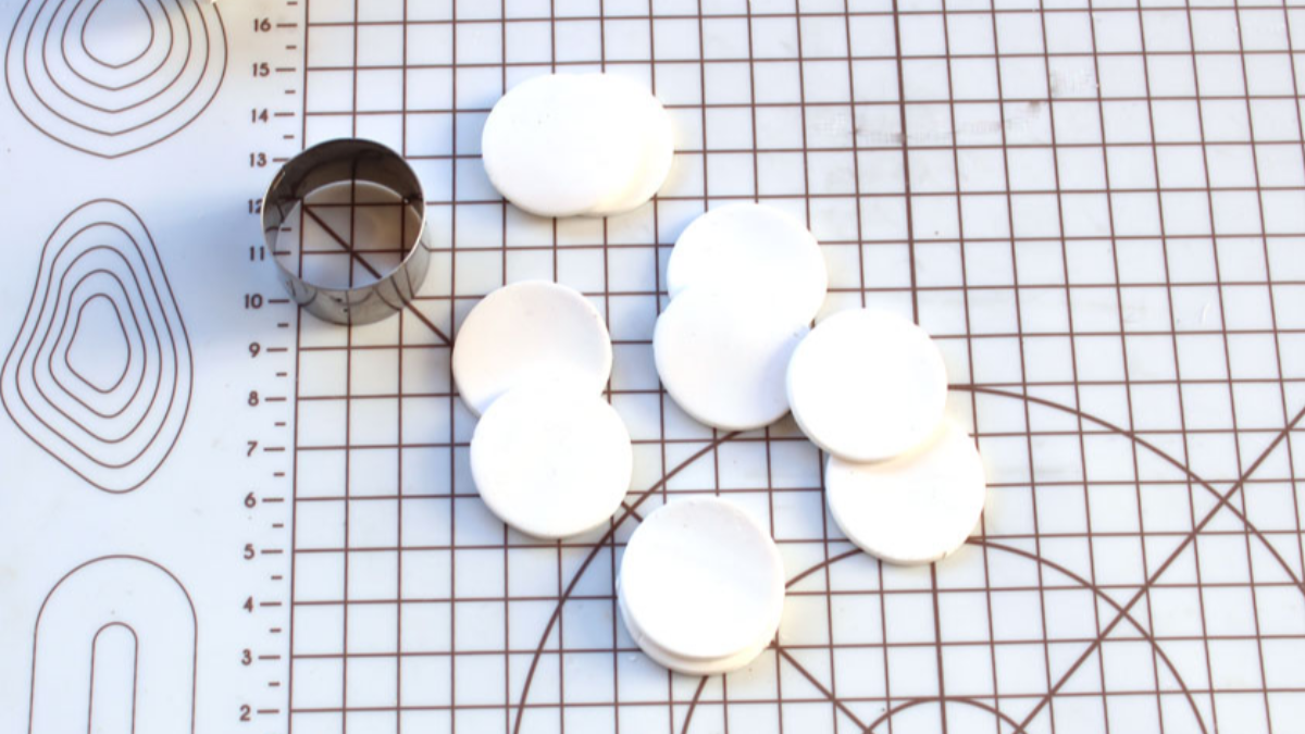 Collier grosses perles en pâte polymère imitation céramique : Etape 2