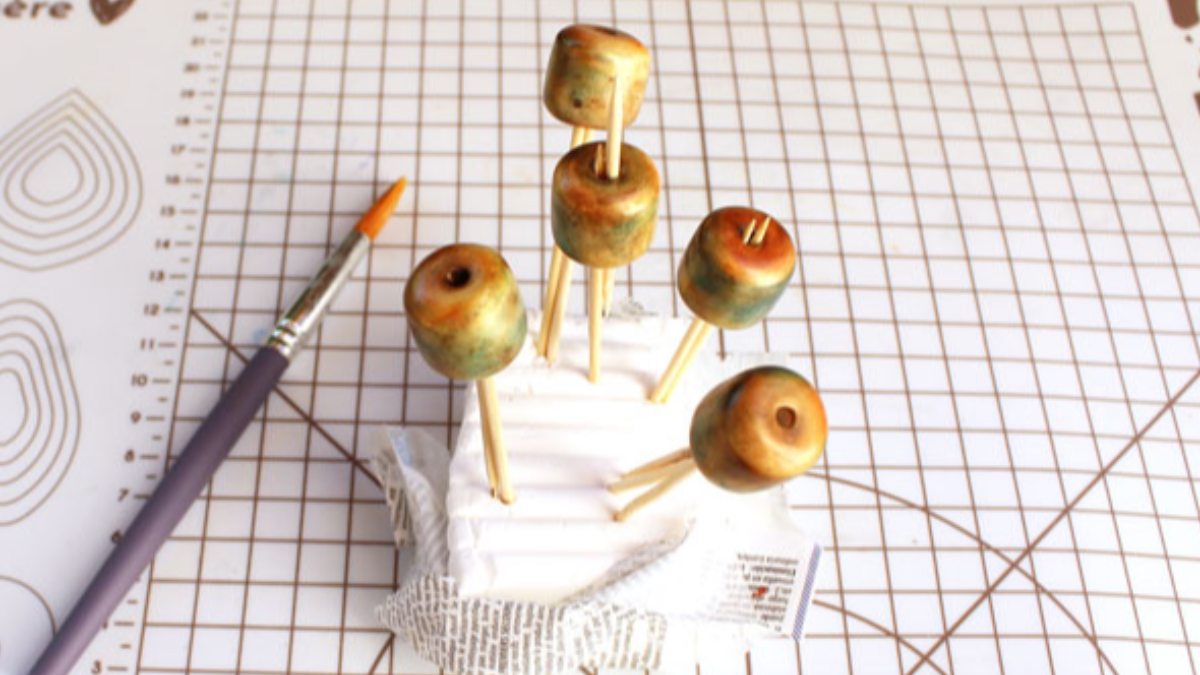 Collier grosses perles en pâte polymère imitation céramique : Etape 9