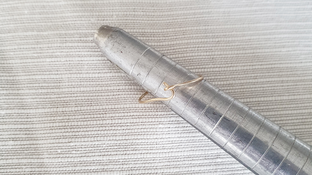 Tuto DIY Bague semainier en gold filled (or laminé) avec perles en nacre : Etape 4