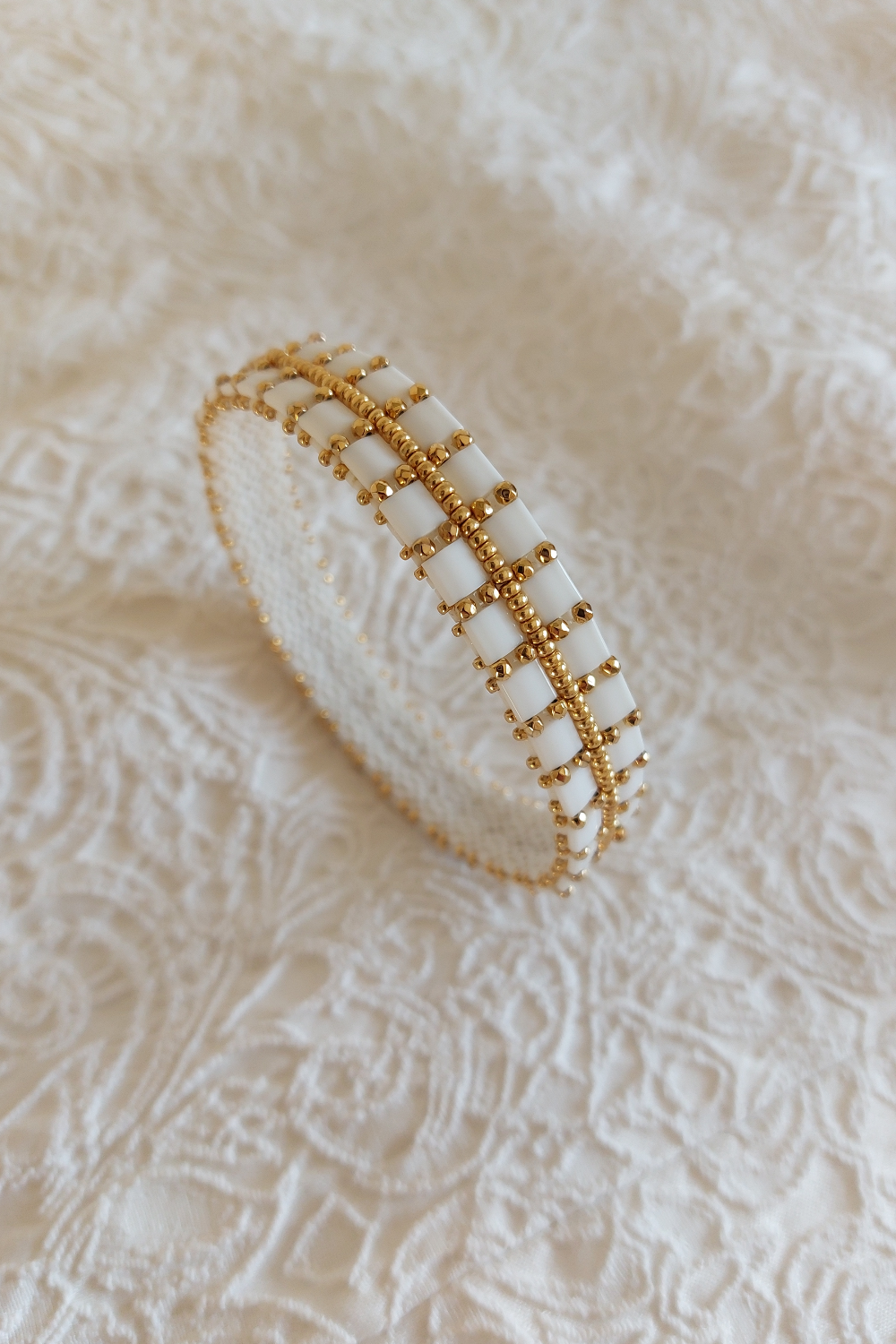 Bracelet Bangle So Chic avec perles Miyuki Delicas, rocailles et Tila