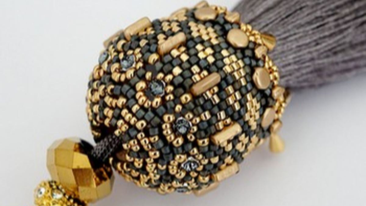 Schéma Pendentif Orient avec support en bois Jules et perles Piros et Kalos par Puca Schéma Pendentif Orient avec support en bois Jules et perles Piros et Kalos par Puca