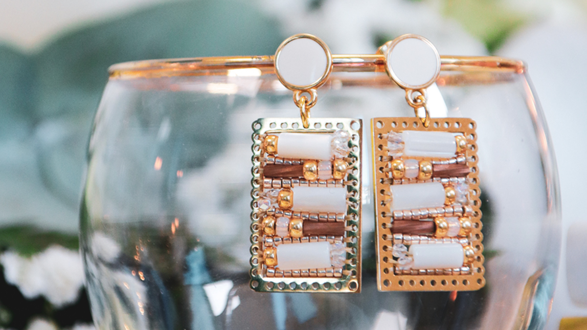 Boucles d'oreilles en tissage de perles nacre et Miyuki Boucles d'oreilles en tissage de perles nacre et Miyuki