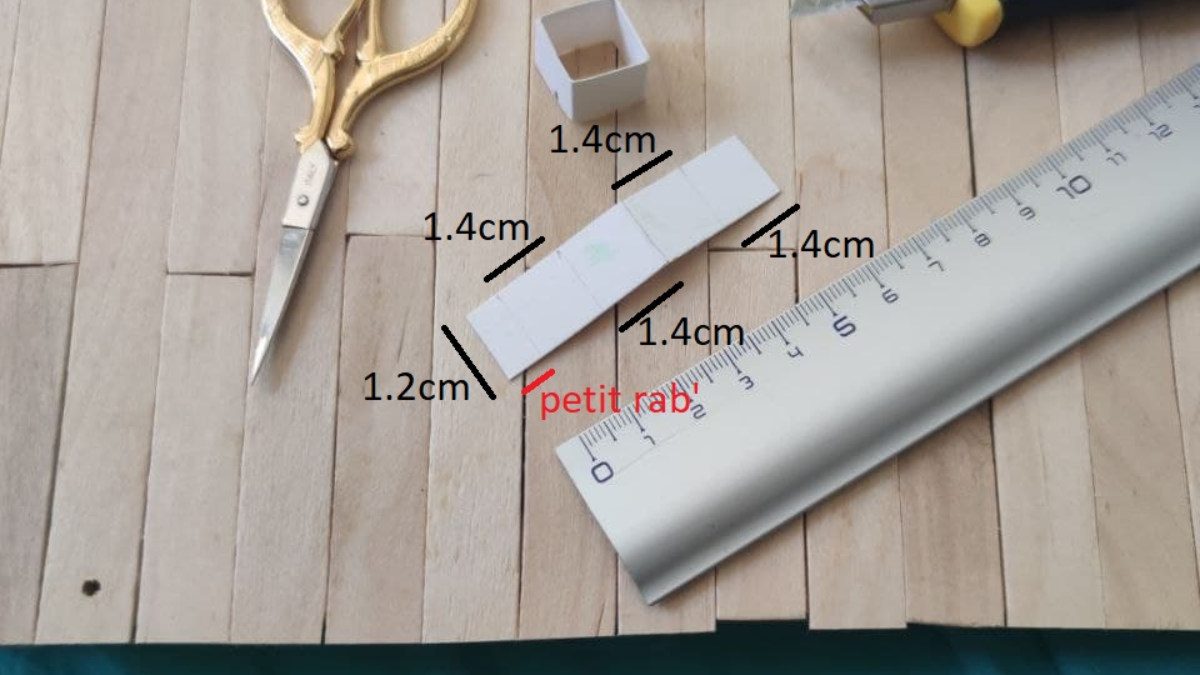 DIY Paquets cadeaux de Noël en relief en tissage de perles Miyuki : Etape 3 DIY Paquets cadeaux de Noël en relief en tissage de perles Miyuki : Etape 3