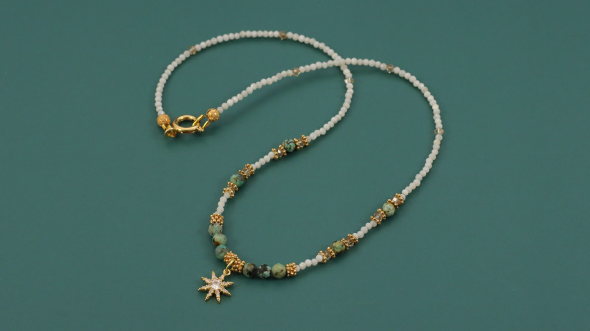 DIY duo de Colliers en perles nacre et cristaux PureCrystal : Etape 4