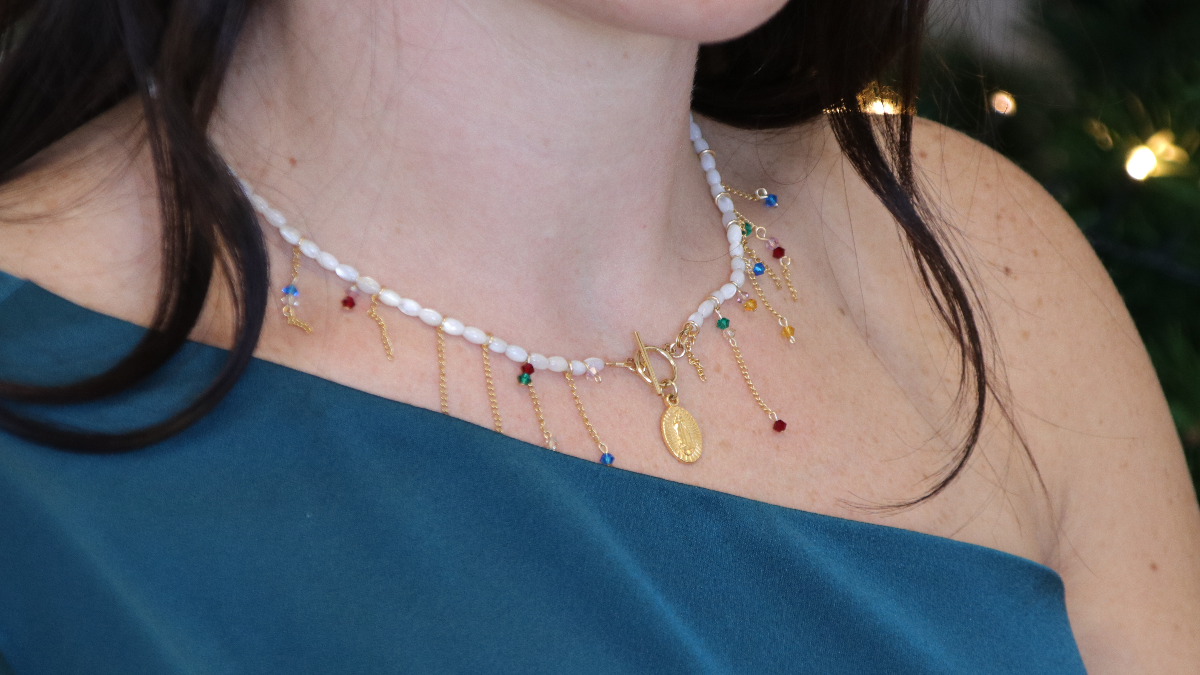 Schéma Collier DIY perles olive en nacre, chaînettes et perles toupies Preciosa