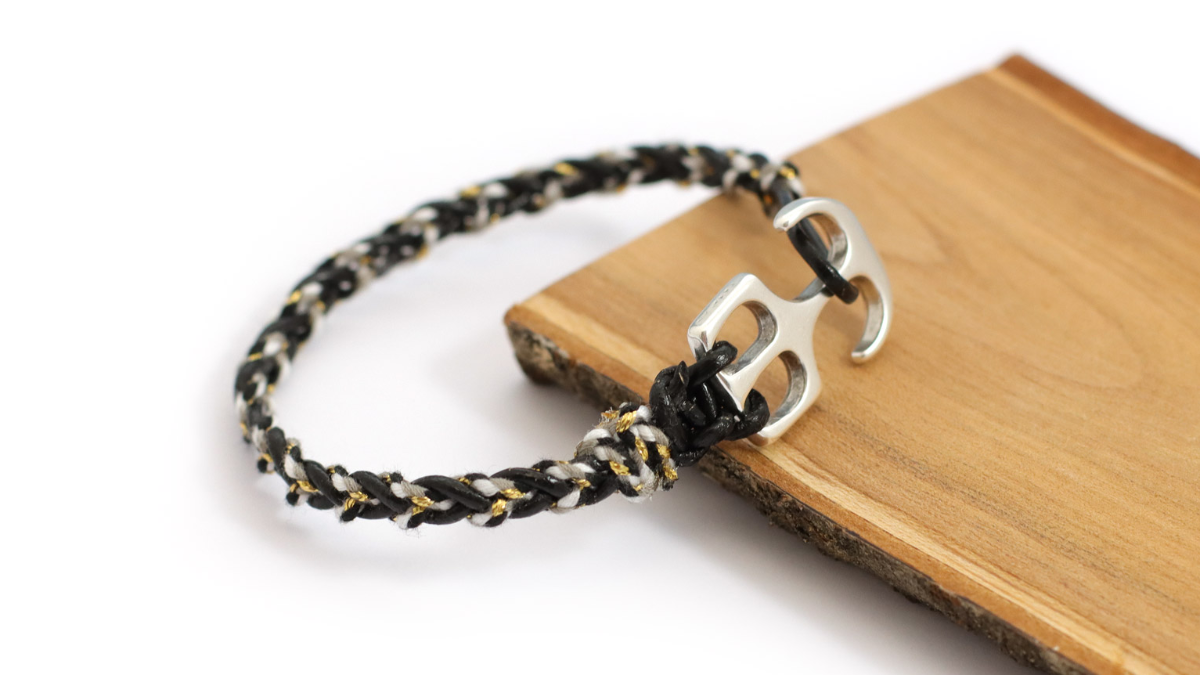 Schéma DIY Bracelet Homme en cordons cuir tressé noirs Schéma DIY Bracelet Homme en cordons cuir tressé noirs